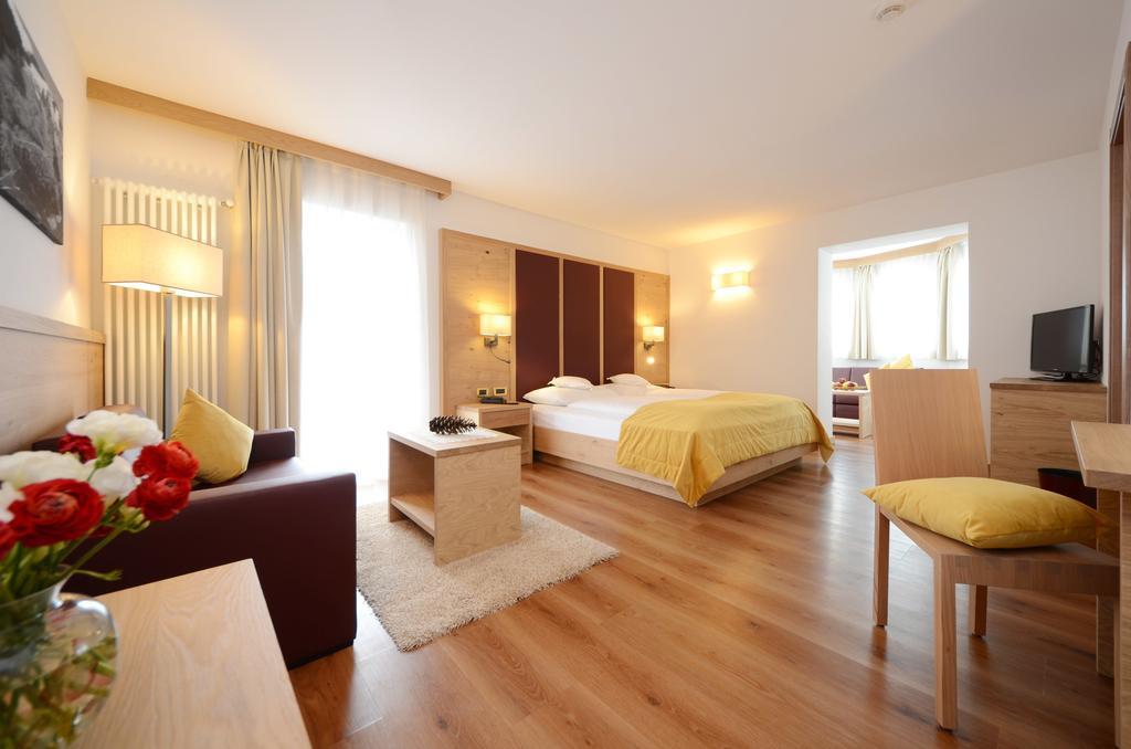 Hotel Gran Paradis Кампітелло-ді-Фасса Екстер'єр фото