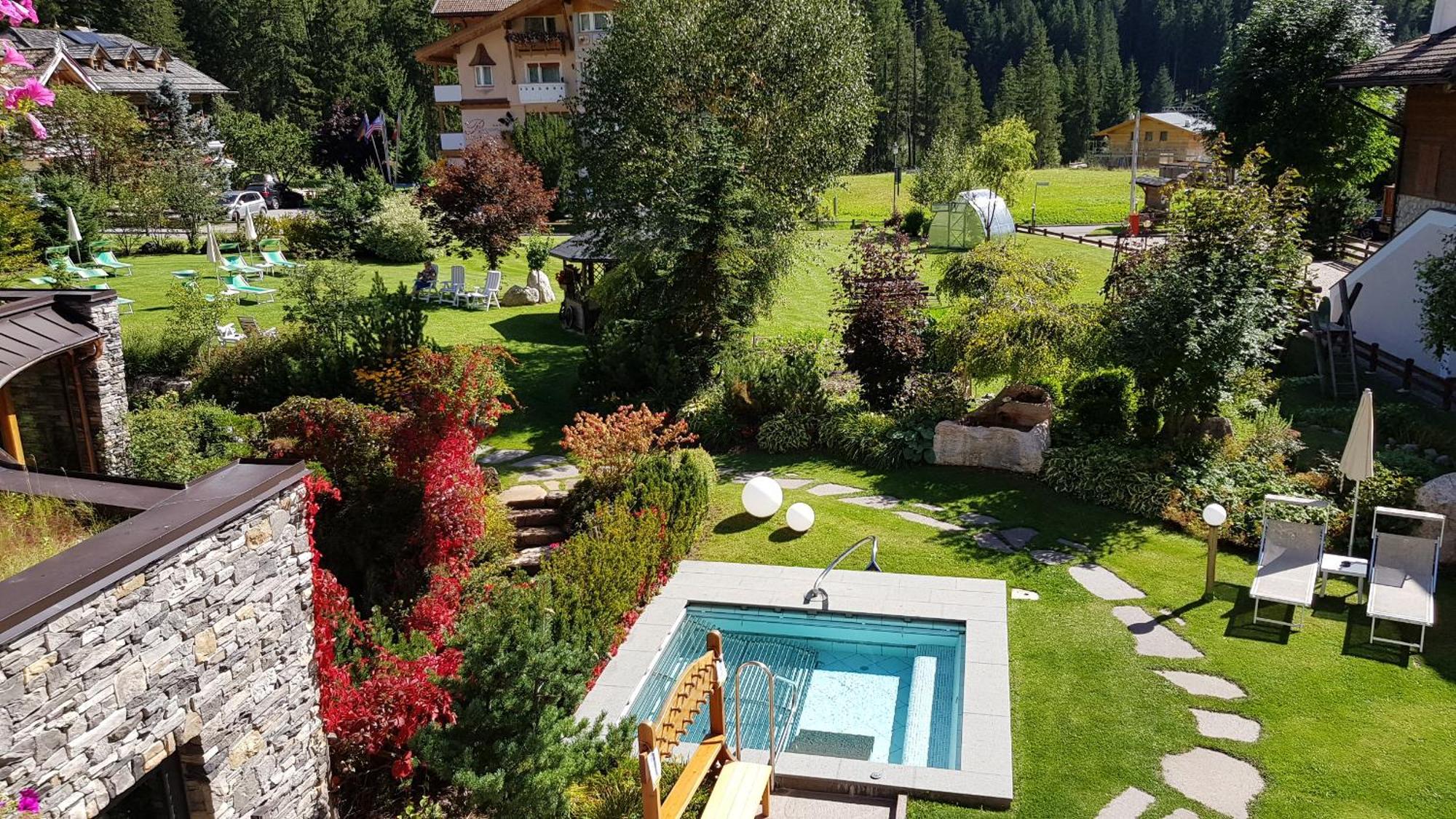Hotel Gran Paradis Кампітелло-ді-Фасса Екстер'єр фото