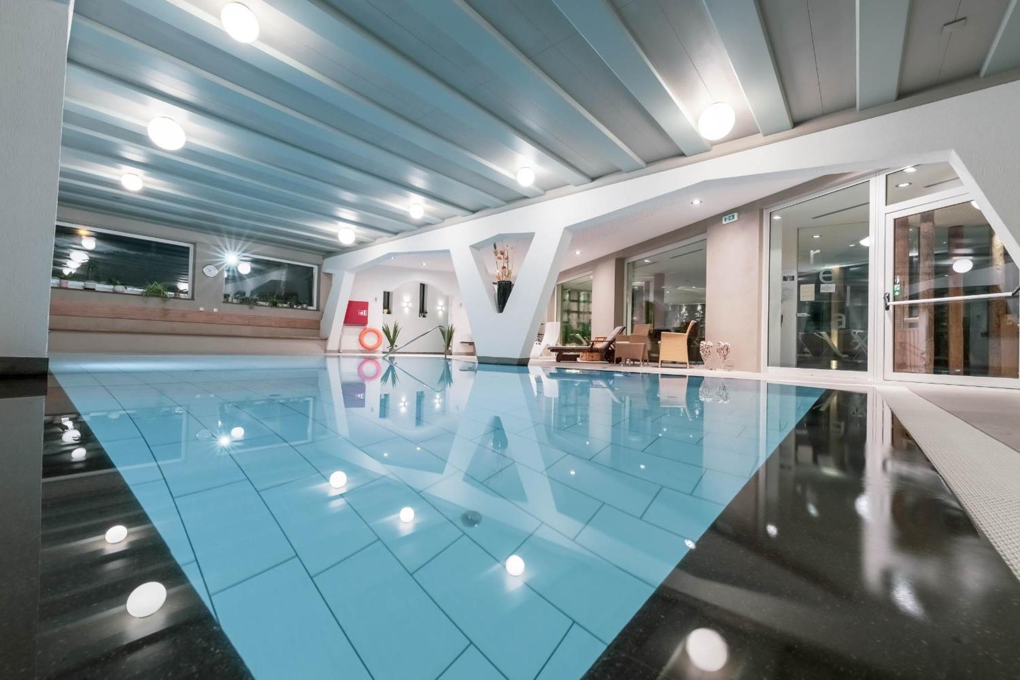 Hotel Gran Paradis Кампітелло-ді-Фасса Екстер'єр фото