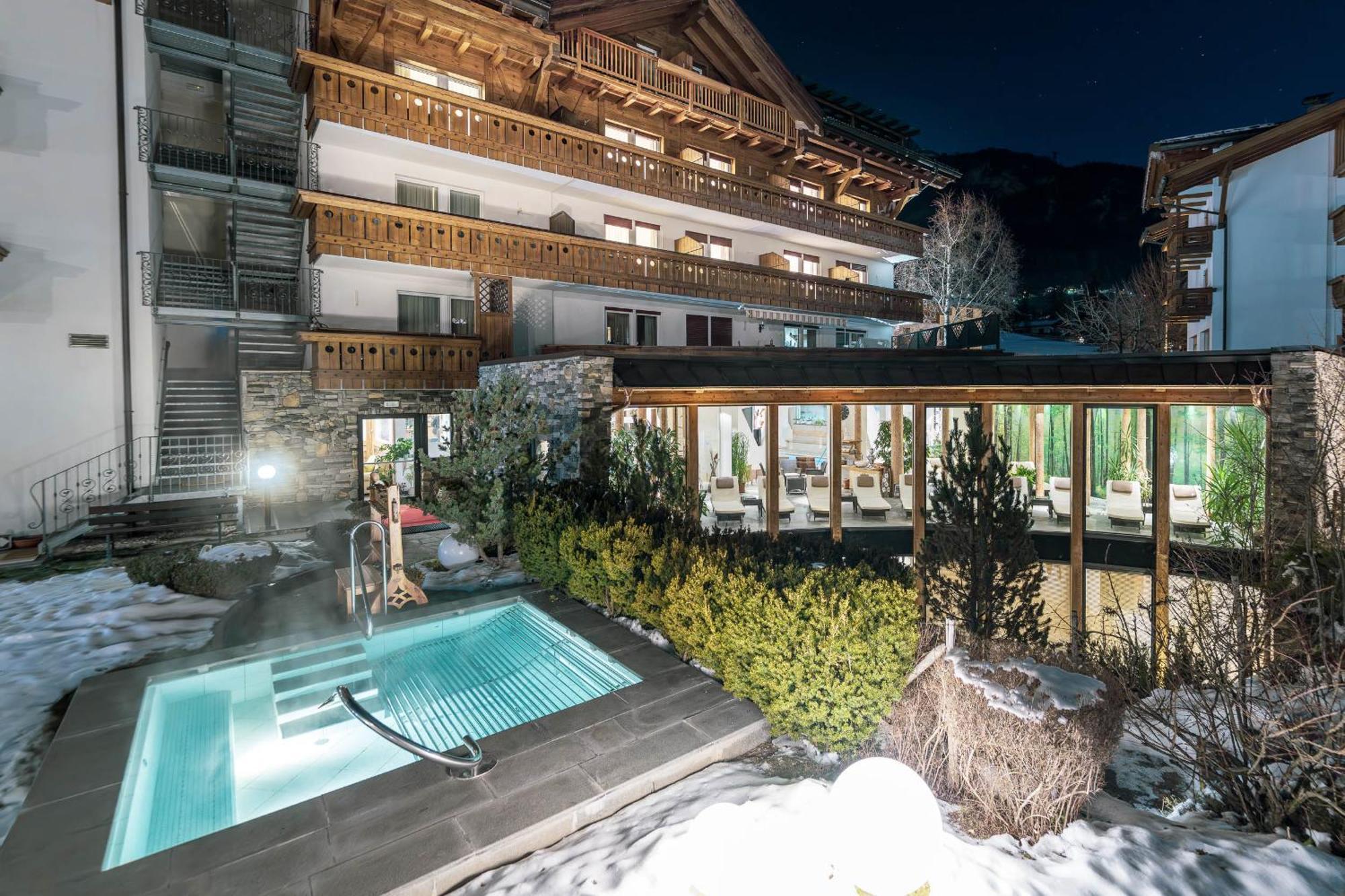 Hotel Gran Paradis Кампітелло-ді-Фасса Екстер'єр фото