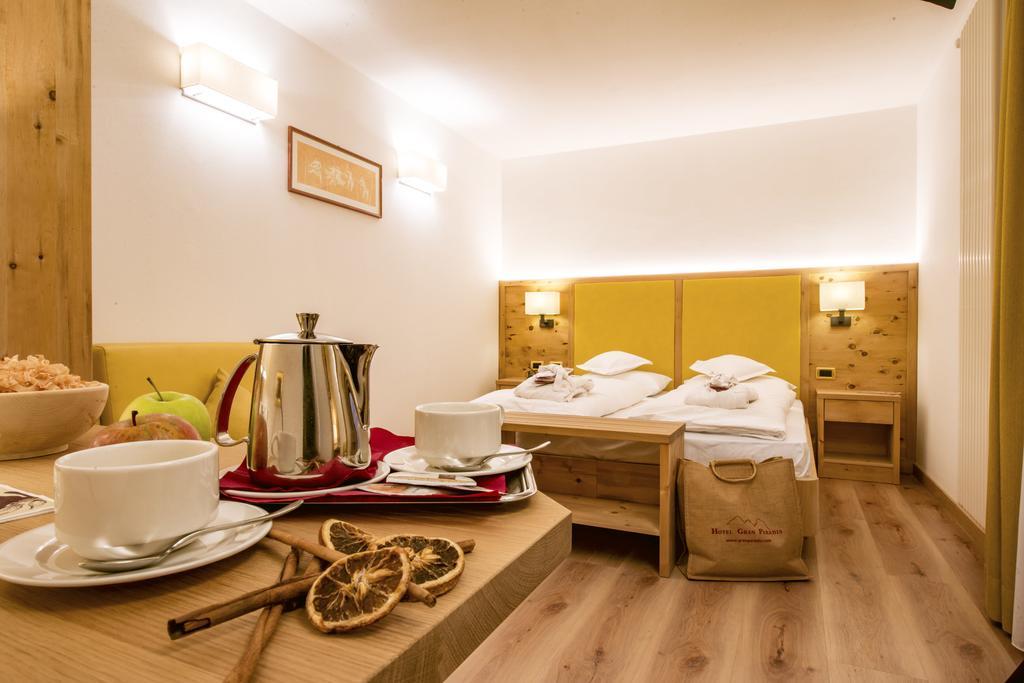 Hotel Gran Paradis Кампітелло-ді-Фасса Екстер'єр фото
