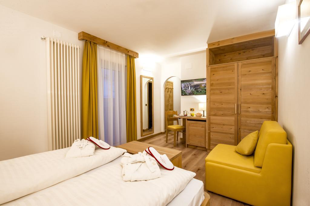 Hotel Gran Paradis Кампітелло-ді-Фасса Екстер'єр фото